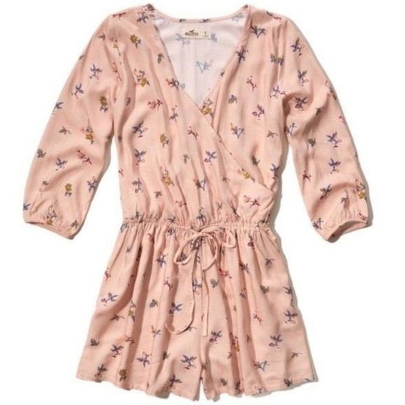 Hollister Light Pink Floral Romper Women's Small S V-Neck Wrap Tie Front Flowy - Picture 1 of 11